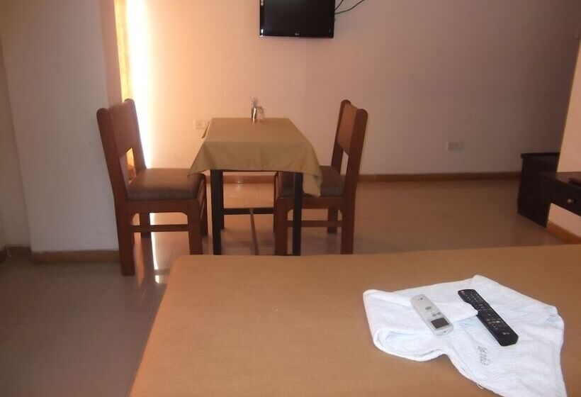 فندق Nisarg Lounge