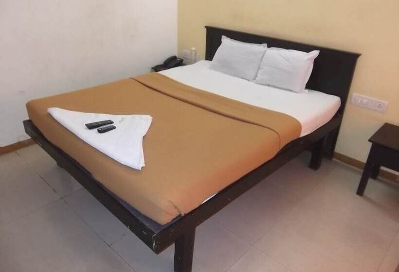 فندق Nisarg Lounge