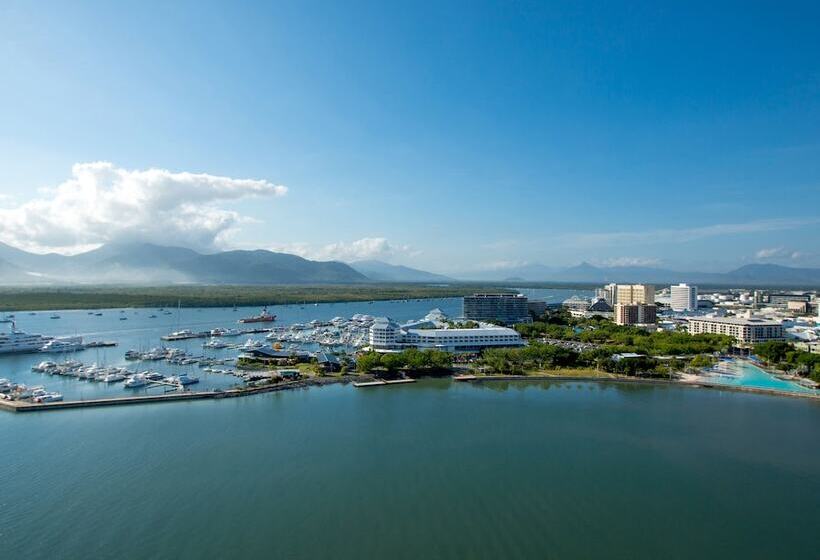 ホテル Oaks Cairns