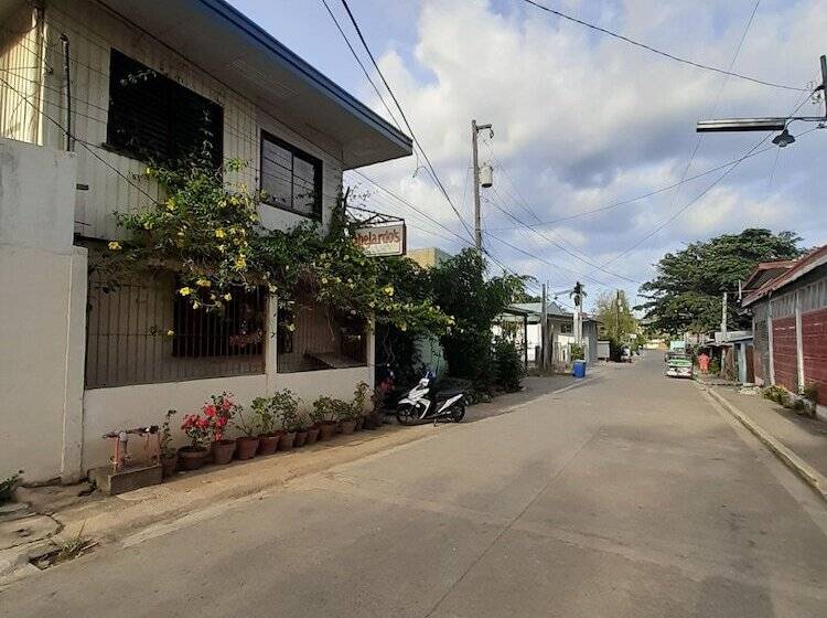 Отель Oyo 633 Abelardo S Pension House