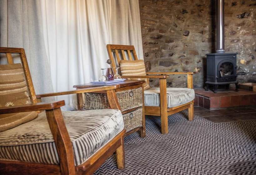 בית מלון כפרי Sani Mountain Escape