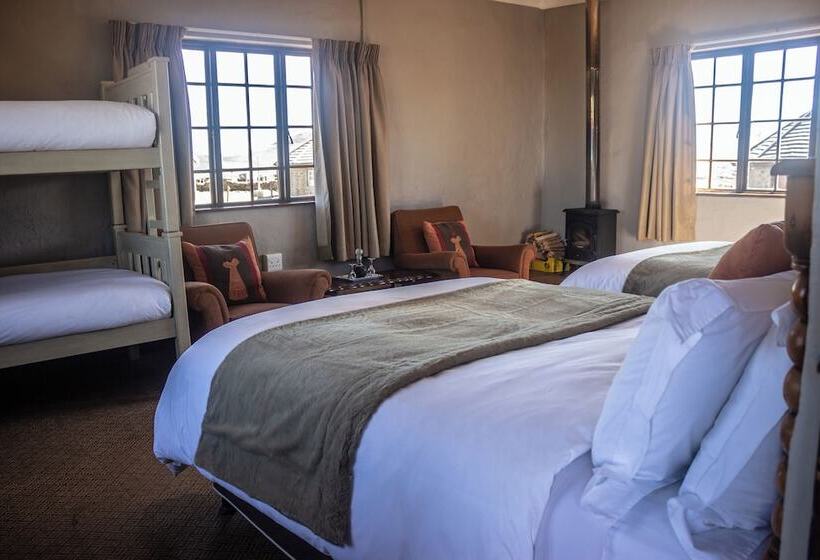 בית מלון כפרי Sani Mountain Escape