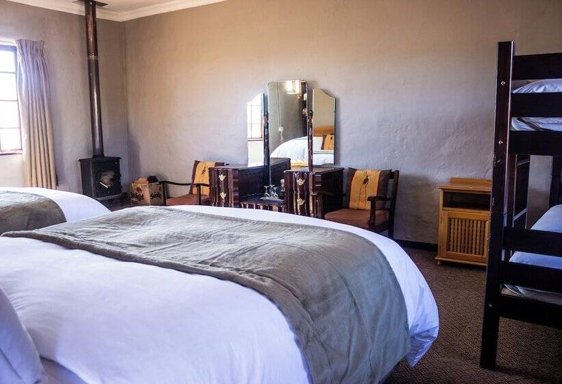 בית מלון כפרי Sani Mountain Escape