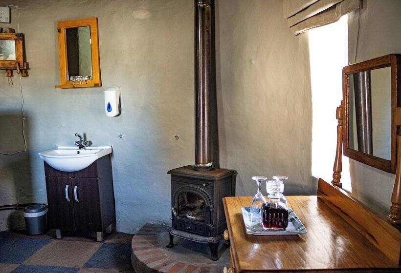 בית מלון כפרי Sani Mountain Escape