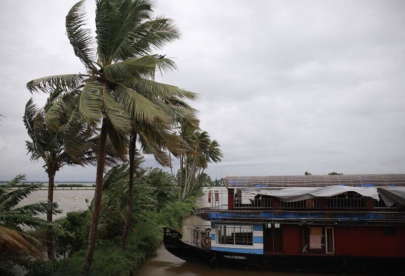 ホテル Sreekrishna Houseboats