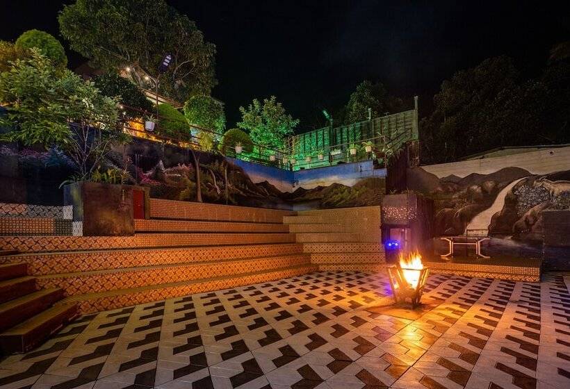 酒店 Star Emirates Luxury Resort And Spa, Munnar