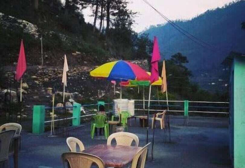 בית מלון כפרי The Devdwar Yoga Resort, Uttarkashi