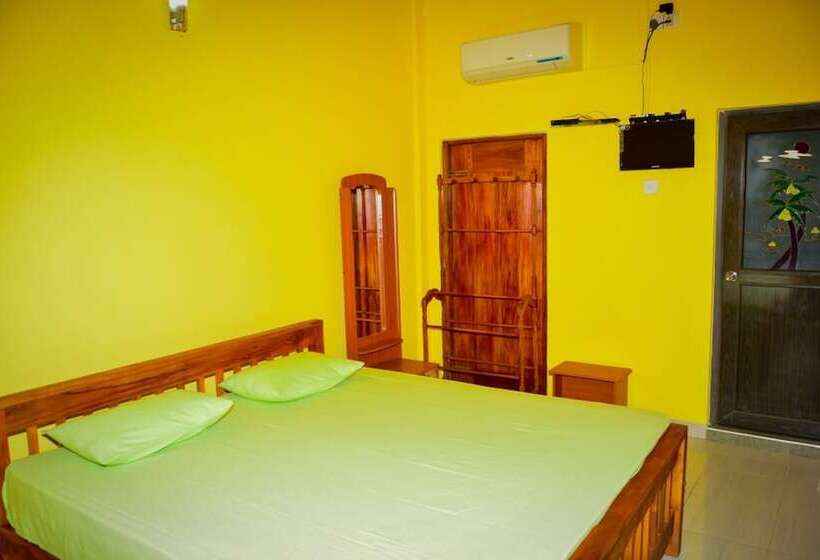 فندق The Senaro Holiday Inn