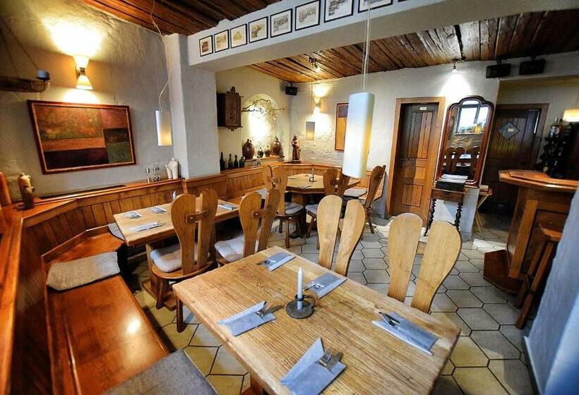 בית מלון כפרי Zum Alten Krug