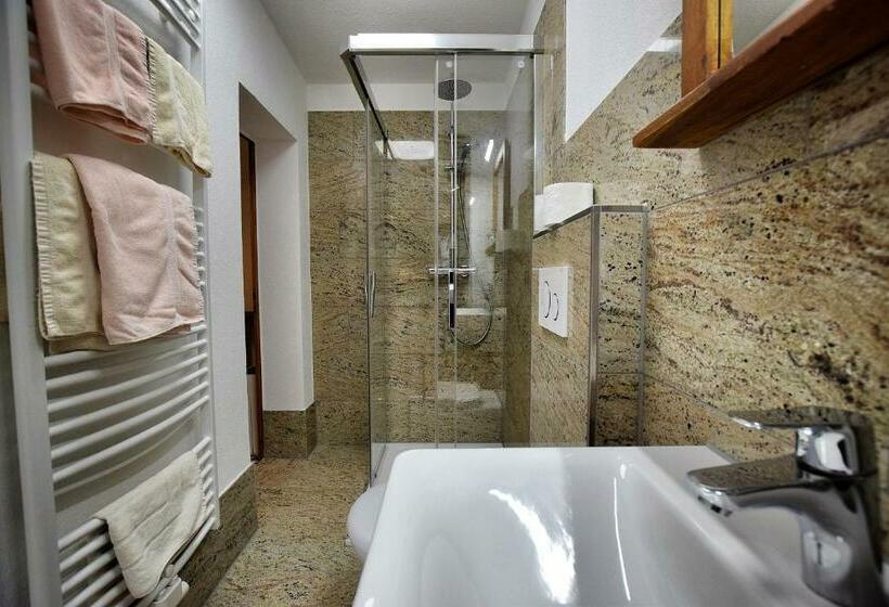 בית מלון כפרי Zum Alten Krug