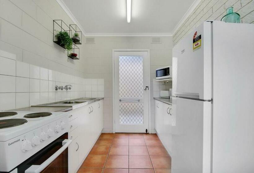 Hybiscus Waterfront Apartments