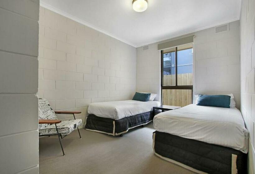 Hybiscus Waterfront Apartments