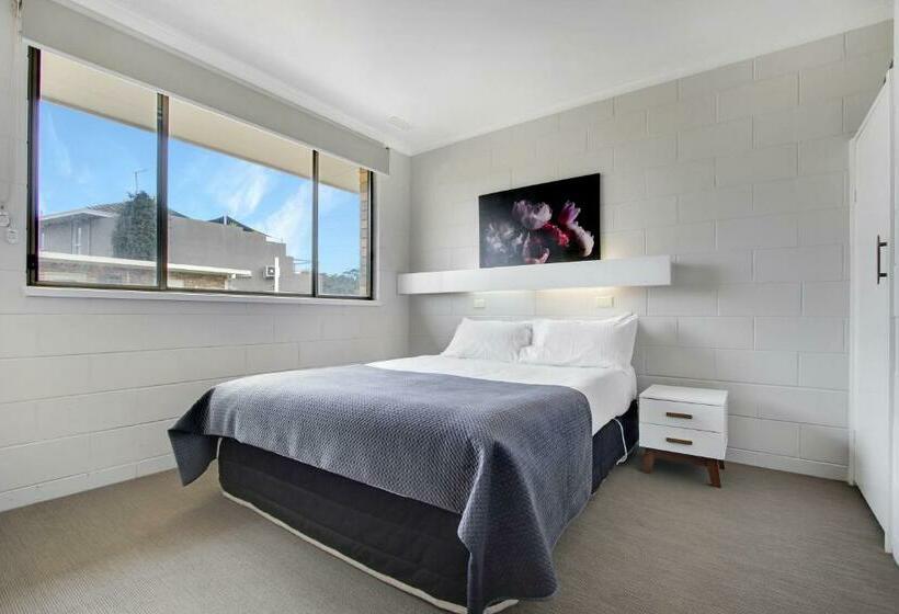 Hybiscus Waterfront Apartments