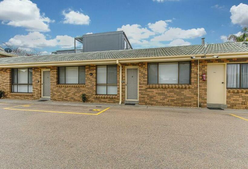 Hybiscus Waterfront Apartments