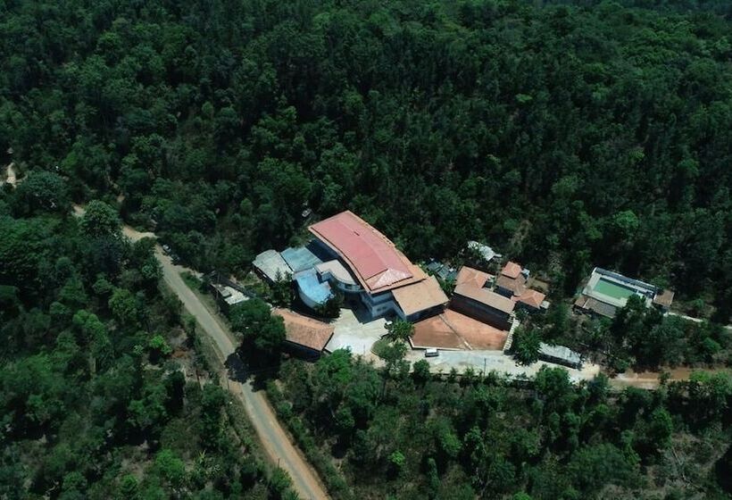 La Flora Beverly Hill Resort