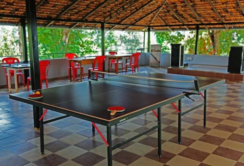 La Flora Beverly Hill Resort