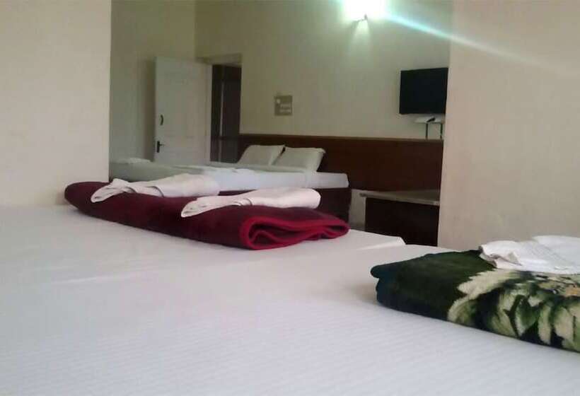 La Flora Beverly Hill Resort