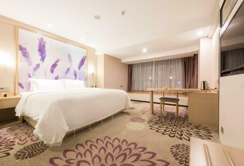 Lavande Hotel Heyuan Wanlong City