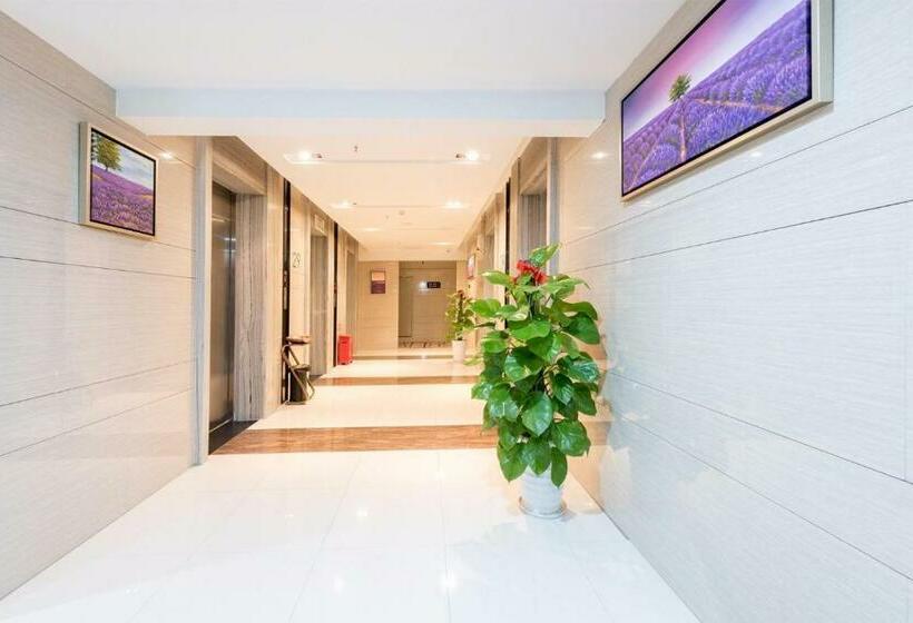 Lavande Hotel Heyuan Wanlong City