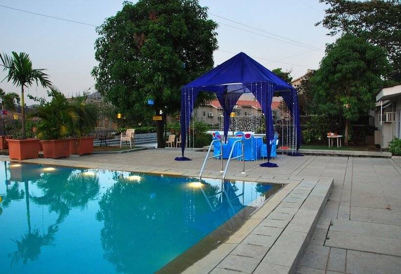 Manas Resort With Petting Zoo