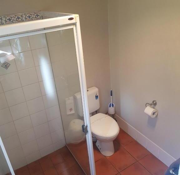 Мотель Asters On James Motor Inn