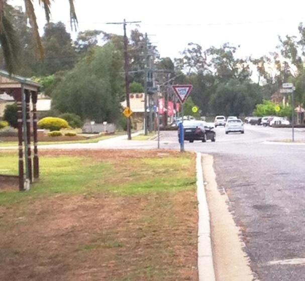 מוטל Bakery Park Motor Inn