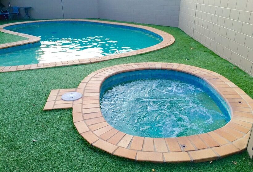 מוטל Country Gardens Motor Inn