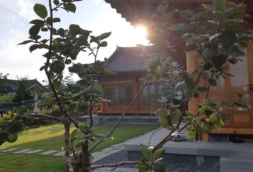 Navillera Hanok Pension