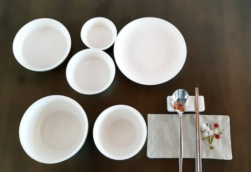 Navillera Hanok Pension