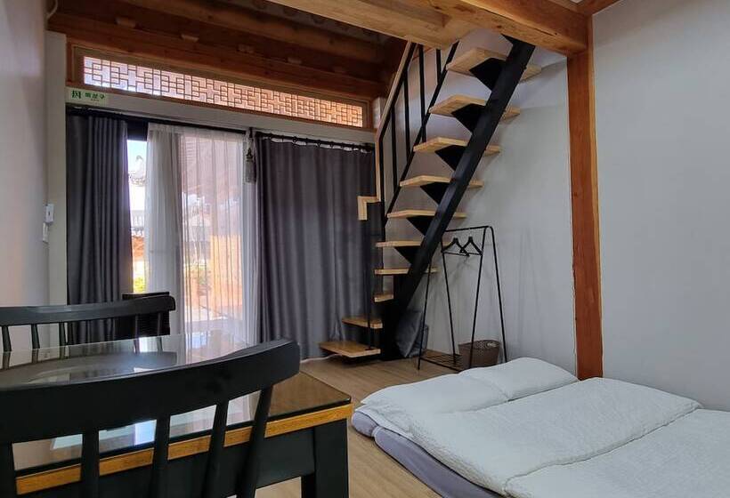 Navillera Hanok Pension