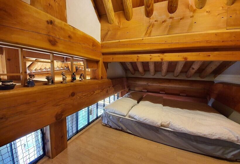 Navillera Hanok Pension