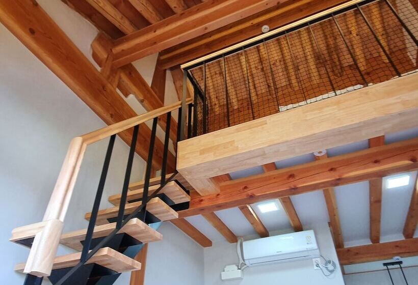 Navillera Hanok Pension