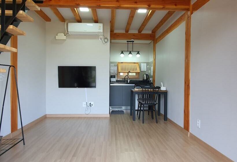 Navillera Hanok Pension