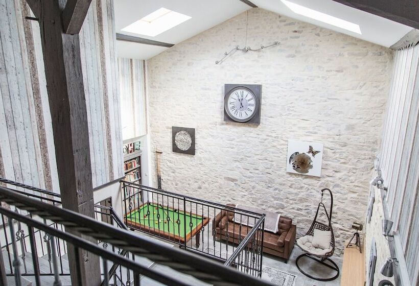 بنسيون Au Caprice De L Atre