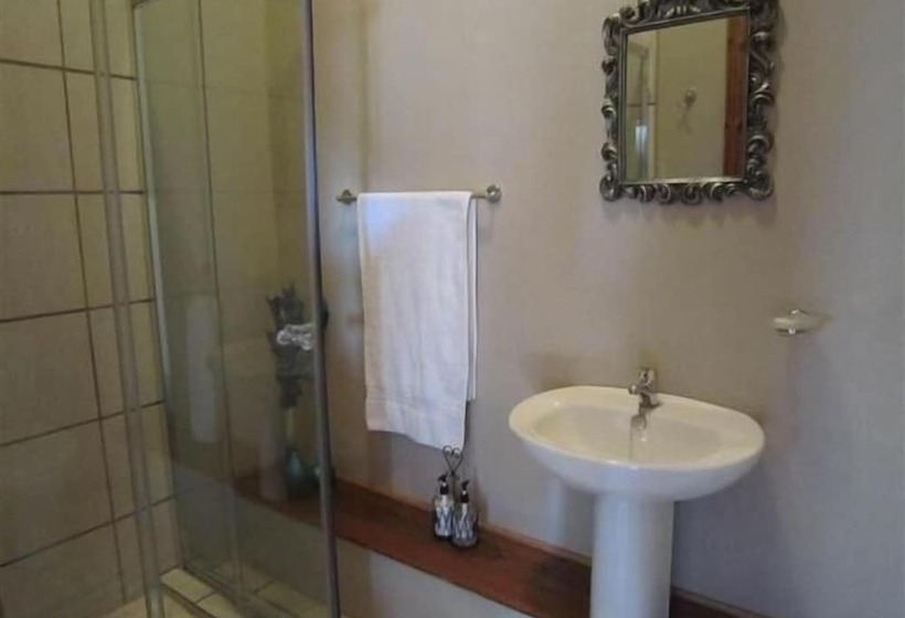 פנסיון Buckleys Guest Accommodation