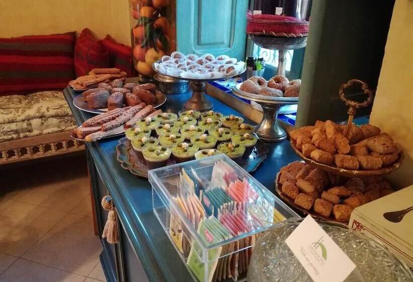 پانسیون Carthage Hill