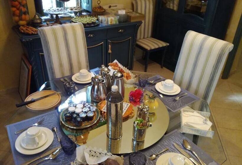 پانسیون Carthage Hill