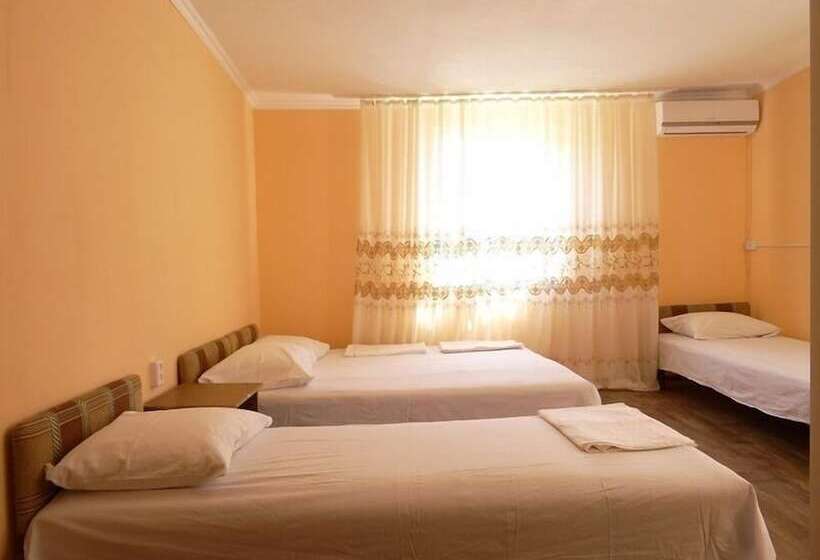 פנסיון Guest House Lastochka