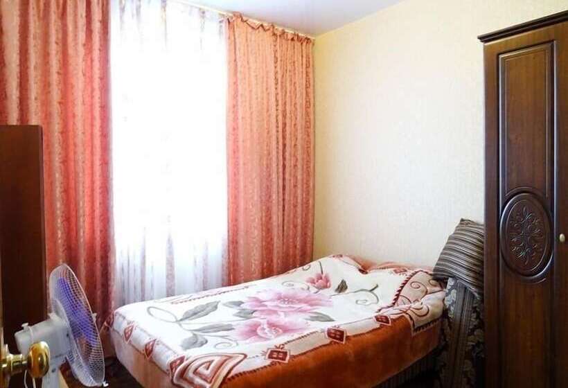 ペンション Guest House Lastochka