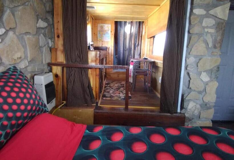 פנסיון La Loma Del Chivo Llc Stone Cottage Alternative Building