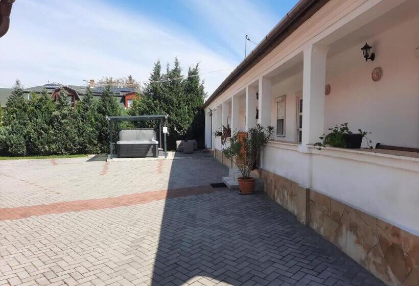 Пансион Nosztalgia Vendégház