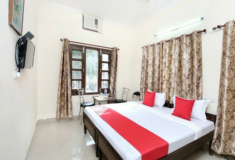 펜션 Satyam Home Stay By Oyo Rooms