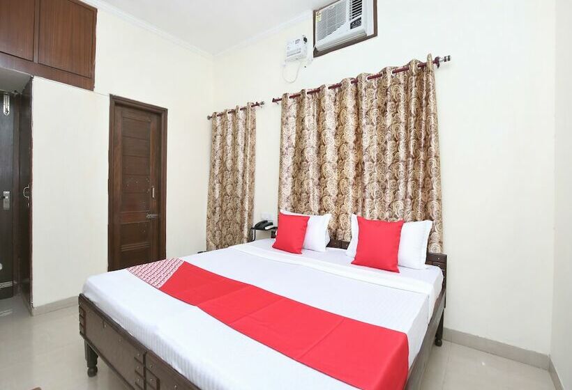 Пансион Satyam Home Stay By Oyo Rooms