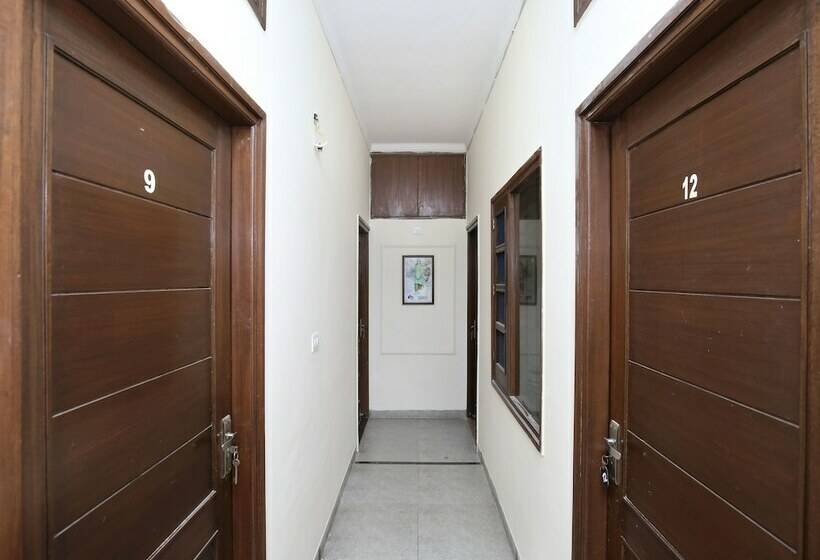 펜션 Satyam Home Stay By Oyo Rooms