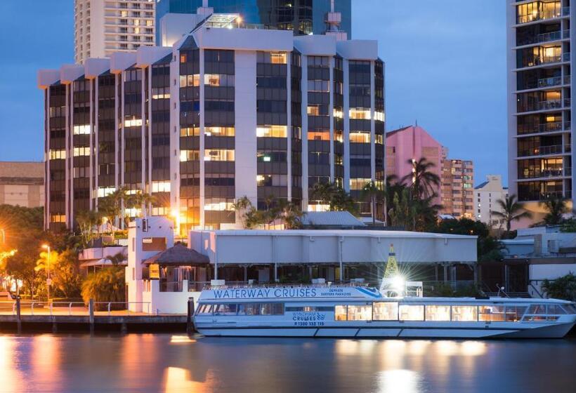 Tiki Hotel Apartments Surfers Paradise