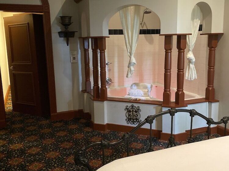 Chateau Avalon Hotel & Spa