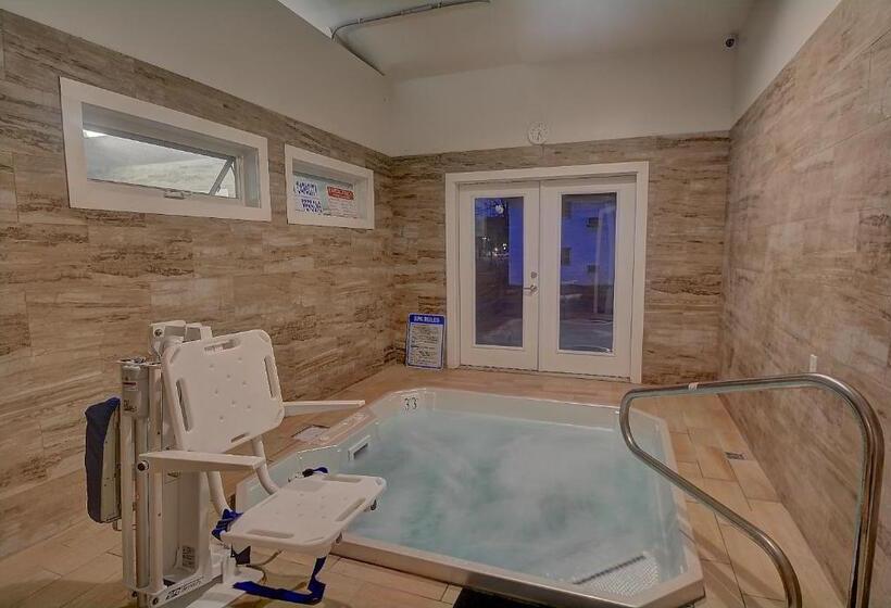 Colonial Motel And Spa