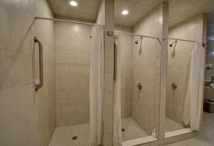 Colonial Motel And Spa