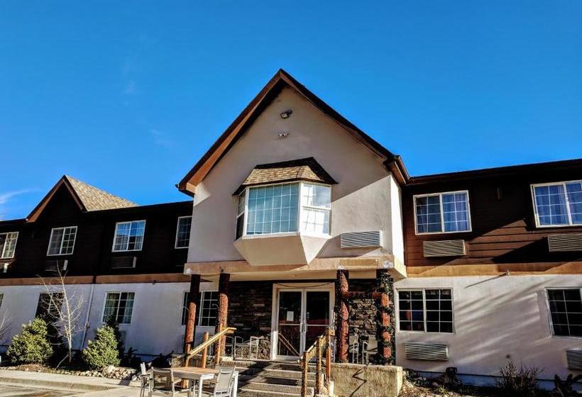 ホテル 3 Peaks Lodge