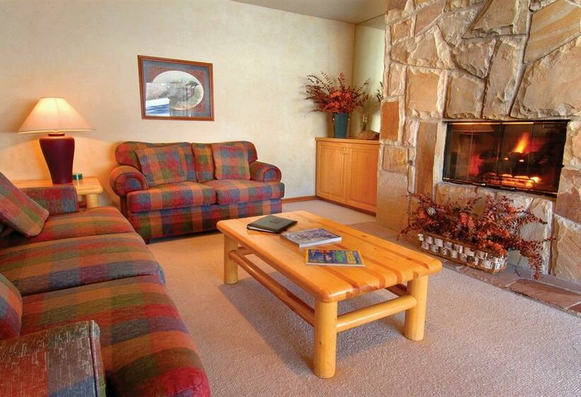 בית מלון כפרי All Seasons Condominiums